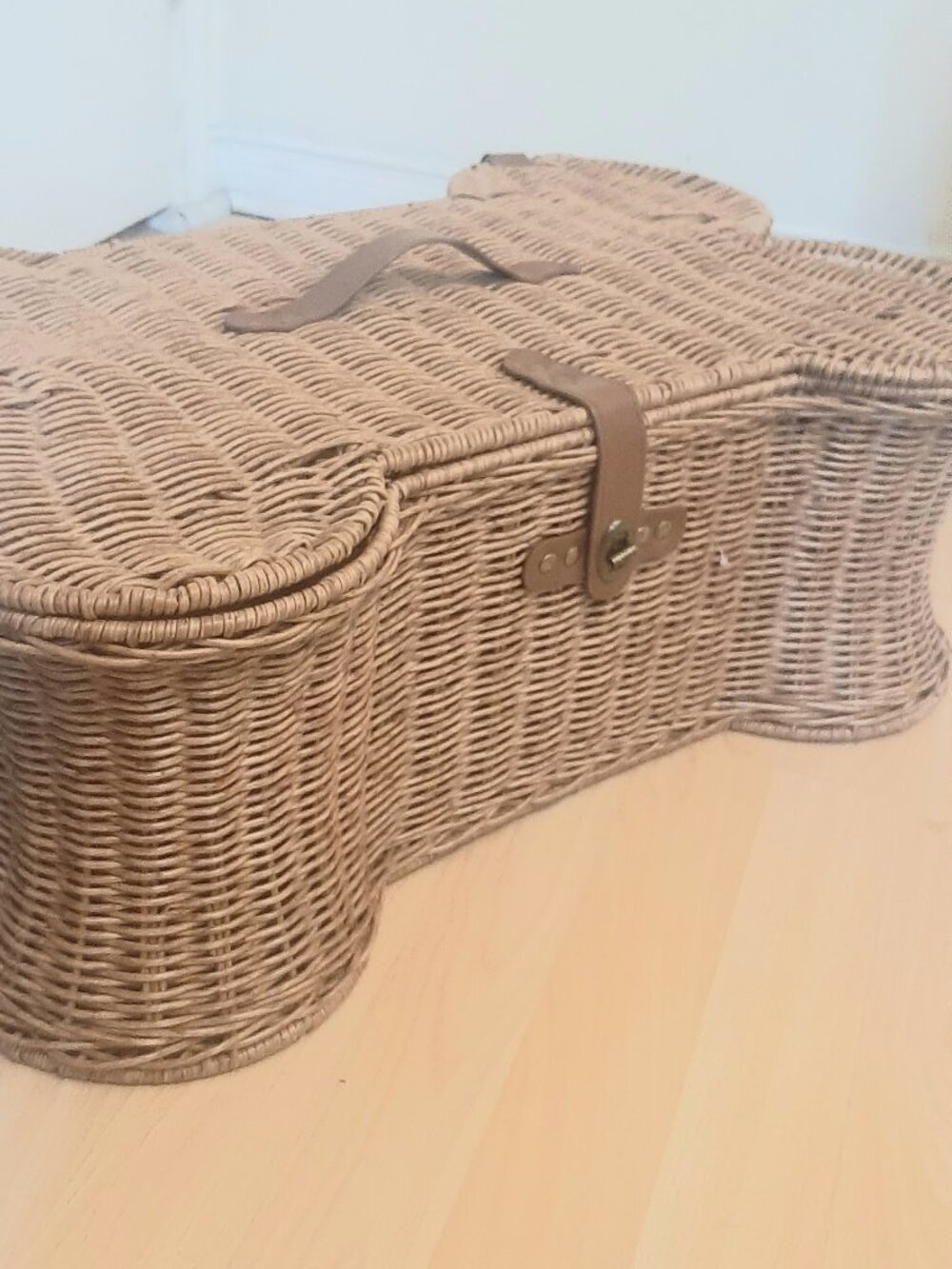 Doggy Bone Shaoed Plastic Weave Storage Basket for Doggy Tots